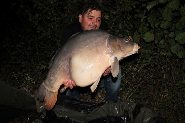 Fifty Fish-Buttercream 10 kg (Grundpreis 5,95 Euro).